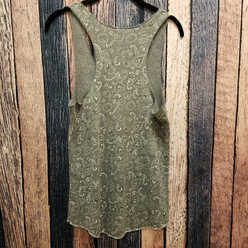 Gray Paisley Pattern Tank - Picture 2 of 5